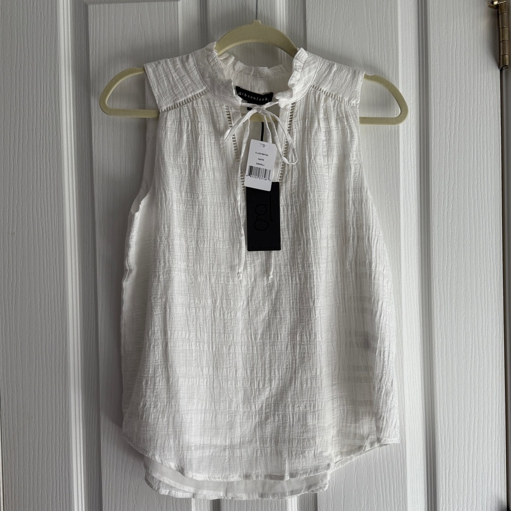 Gibsonlook White Sleeveless Top NWT